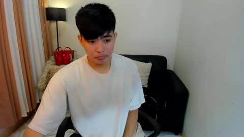 Snapshot of samuelangelo chatting on February 2025 03:53:01 AM Sam online show from February 2025 03:53:01 AM