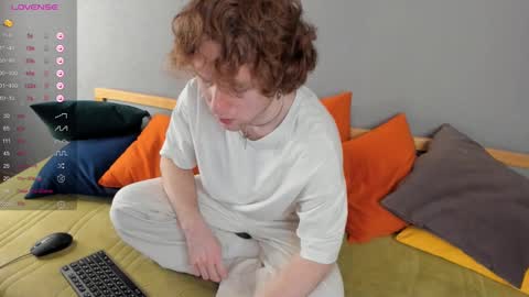 samuelmillerr online show from December 2024 01:28:01 PM