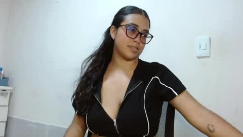 Snapshot of samyathome chatting on May 2026 04:01:02 PM Samy nice too meet u online show from May 2026 04:01:02 PM