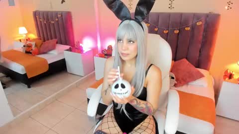 samyy_johnson online show from October 2025 01:41:02 PM