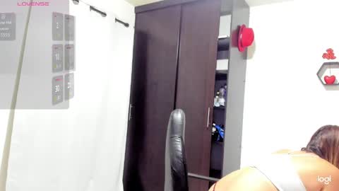 Sanddi  online show from April 2026 08:53:02 PM