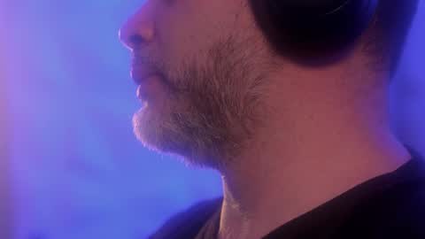 Sanders online show from October 2025 03:07:02 AM