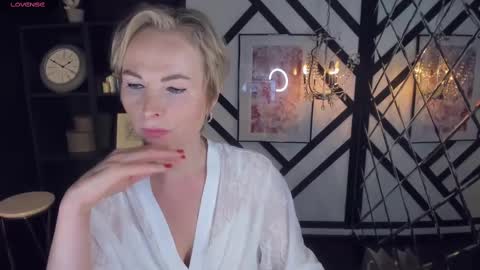 Sandra online show from January 2025 05:32:02 AM