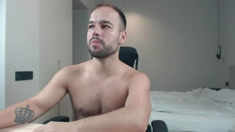 Snapshot of sandro_best chatting on July 2026 10:11:01 AM DeAlex online show from July 2026 10:11:01 AM