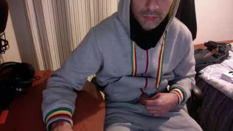 Snapshot of sandropertoni chatting on December 2025 04:25:02 PM lucas online show from December 2025 04:25:02 PM