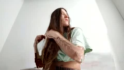 Sandy online show from February 2025 06:15:02 PM