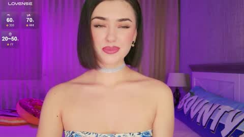 Sandy online show from November 2025 12:42:01 AM