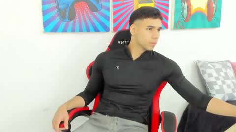 Snapshot of santana_maximo chatting on May 2026 04:04:02 PM Maximo Santana online show from May 2026 04:04:02 PM