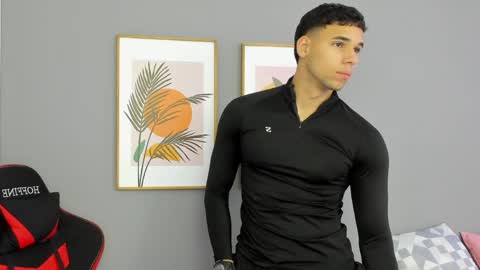 Snapshot of santana_maximo chatting on May 2026 12:44:01 PM Maximo Santana online show from May 2026 12:44:01 PM