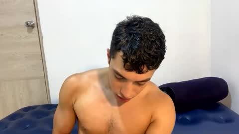 Snapshot of santi36rt chatting on April 2026 10:51:02 PM santi36rt online show from April 2026 10:51:02 PM