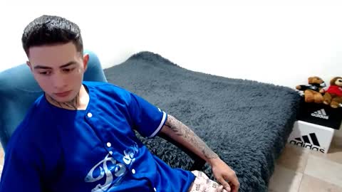 santi_ss online show from October 2025 04:53:02 PM