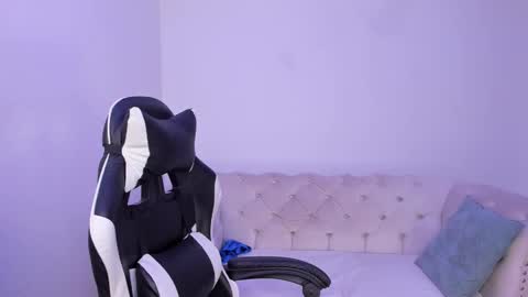 santiago_huntt online show from November 2025 08:43:01 PM