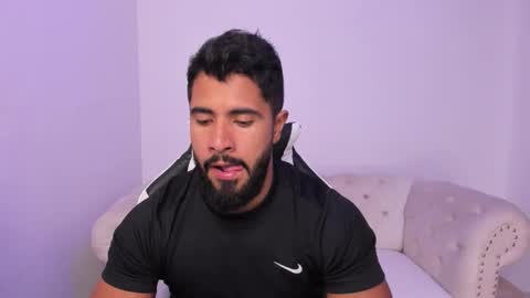 santiago_huntt online show from February 2026 08:35:01 PM