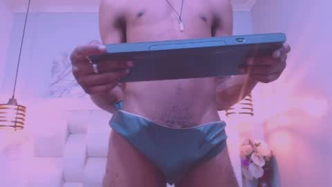 Snapshot of santiago_ortiz chatting on March 2026 10:09:01 PM Santiiiiii online show from March 2026 10:09:01 PM