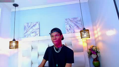 Snapshot of santiago_ortiz chatting on April 2026 06:16:02 PM Santiiiiii online show from April 2026 06:16:02 PM