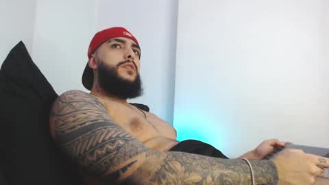 Santiago Hincapiie online show from March 2026 05:11:02 AM