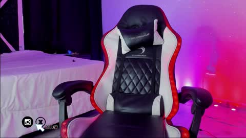 Santi Reyes online show from February 2025 04:47:02 AM