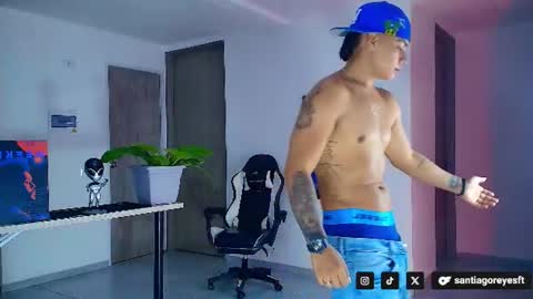 santiagoreyesftt online show from August 2026 05:40:01 AM