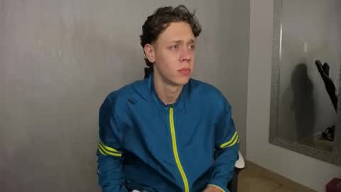 Julius Novachrono  online show from October 2025 07:46:02 PM