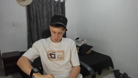 Julius Novachrono  online show from April 2026 12:38:02 AM