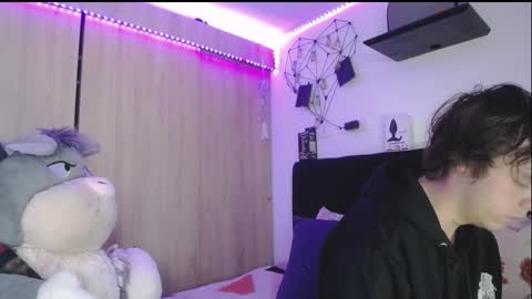 Santii online show from March 2026 04:45:02 PM