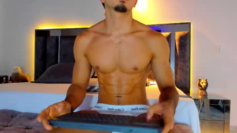 Santiago Seans online show from March 2025 04:13:02 PM