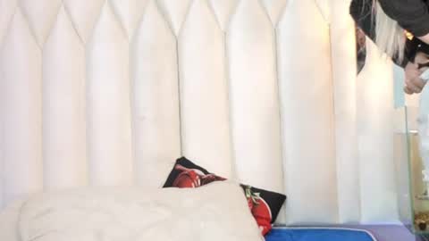 Snapshot of santsara chatting on July 2026 12:20:02 PM SANTSARA online show from July 2026 12:20:02 PM
