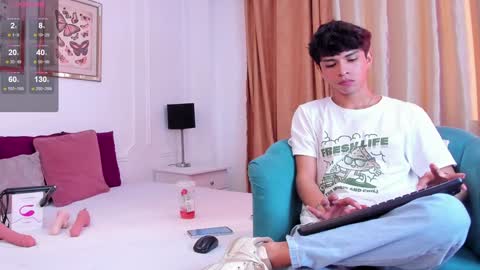 Snapshot of santy_carrington chatting on December 2024 09:11:01 PM Santiago Carrington online show from December 2024 09:11:01 PM