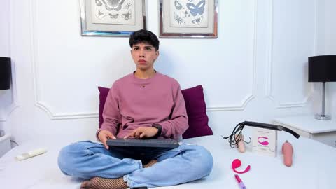 Snapshot of santy_carrington chatting on December 2024 12:57:02 PM Santiago Carrington online show from December 2024 12:57:02 PM