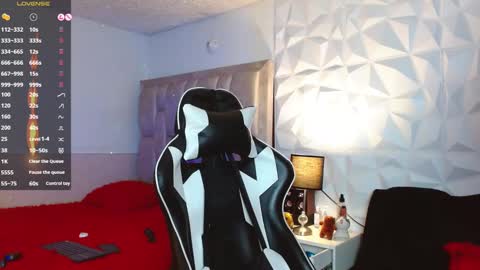 Santyago online show from December 2024 09:08:02 PM