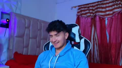 Santyago online show from December 2024 10:43:02 PM