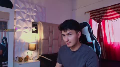 Santyago online show from January 2025 06:49:01 PM