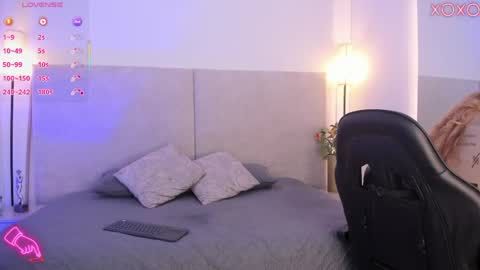 Saori  online show from April 2026 11:56:01 AM