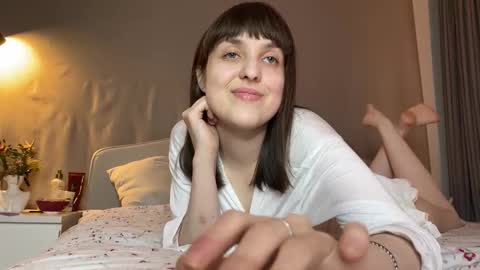 Snapshot of saphirree chatting on November 2025 10:20:02 PM Anny online show from November 2025 10:20:02 PM