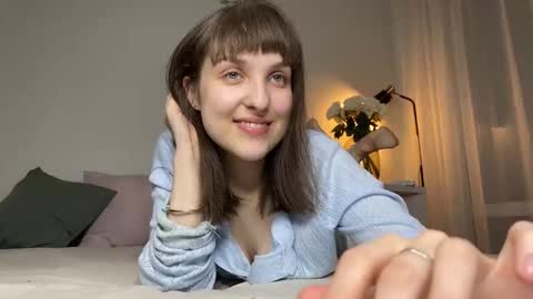 Snapshot of saphirree chatting on November 2025 11:26:01 PM Anny online show from November 2025 11:26:01 PM