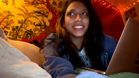 sapphire online show from November 2025 11:30:01 PM