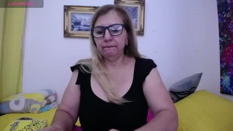 Snapshot of sara211 chatting on May 2026 03:16:02 PM sara online show from May 2026 03:16:02 PM