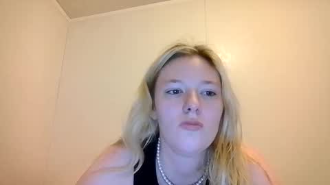 Snapshot of sara9920 chatting on April 2026 12:02:02 AM sara9920 online show from April 2026 12:02:02 AM