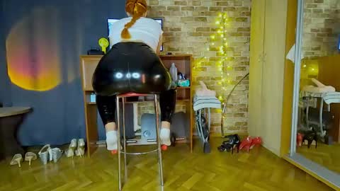 sara  foxy online show from June 2026 02:36:02 AM