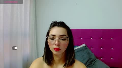 Sara  online show from September 2025 01:25:02 PM