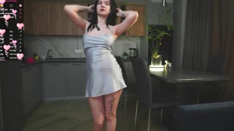 Snapshot of sara_hillson chatting on November 2025 04:29:02 PM Hi my name is Sara Im 18 years old. I like to travel and make new acquaintances online show from November 2025 04:29:02 PM