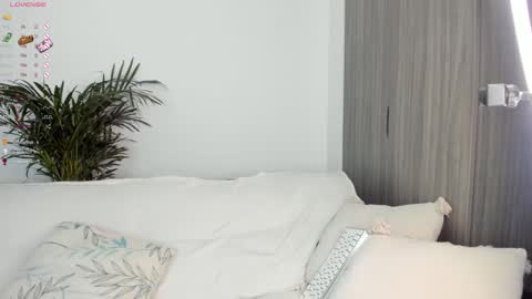 Sara  new account  give me thomb up  Follow me   help me reach 15k followers again   online show from December 2024 02:24:01 AM