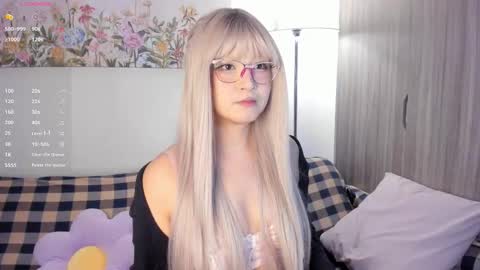 Sara  new account  give me thomb up  Follow me   help me reach 15k followers again   online show from February 2026 10:39:01 PM