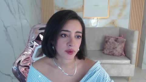 Sara  online show from October 2025 01:57:02 PM