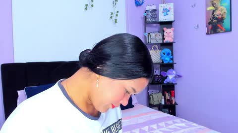 Snapshot of sara_mendez2_ chatting on January 2025 11:27:01 PM Sara Mendez online show from January 2025 11:27:01 PM