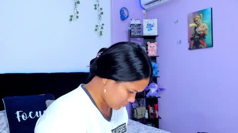 Snapshot of sara_mendez2_ chatting on January 2025 11:33:01 PM Sara Mendez online show from January 2025 11:33:01 PM