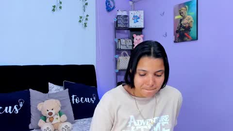 Snapshot of sara_mendez2_ chatting on January 2025 11:32:02 PM Sara Mendez online show from January 2025 11:32:02 PM