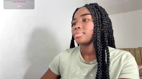 Sara online show from October 2025 08:51:02 PM