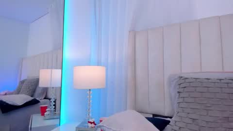 sara_sanders online show from November 2025 09:11:01 PM