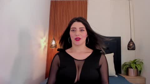 Snapshot of sara_stone17 chatting on December 2024 07:39:02 PM  -  online show from December 2024 07:39:02 PM